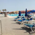 In Costa Mit Grossem Gemeinsamem Pool By Interhome 別荘 *